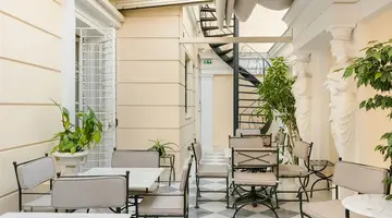 Noble Suites