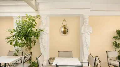Noble Suites