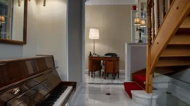 Noble Suites