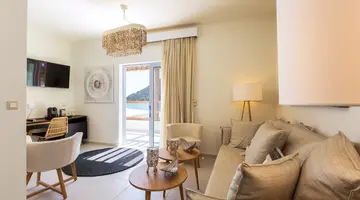 NOSTOS BEACH BOUTIQUE HOTEL
