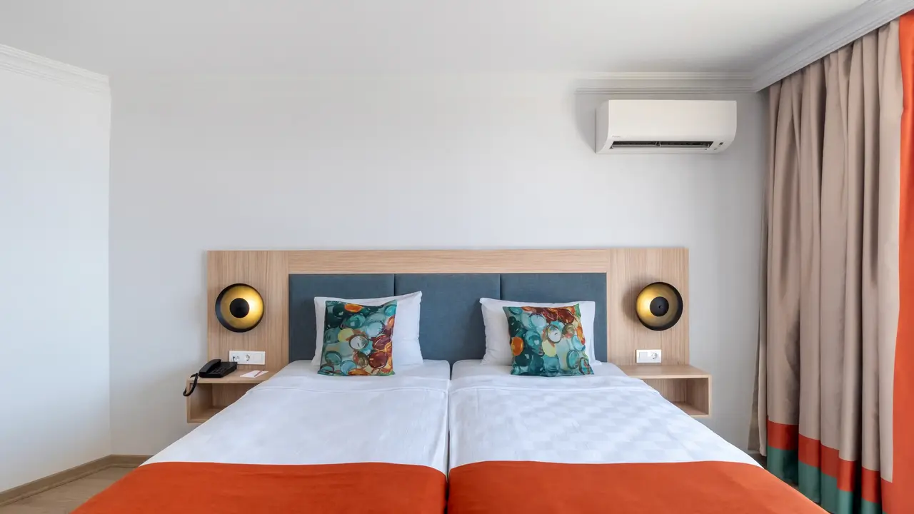 NOVA LIFE HOTEL