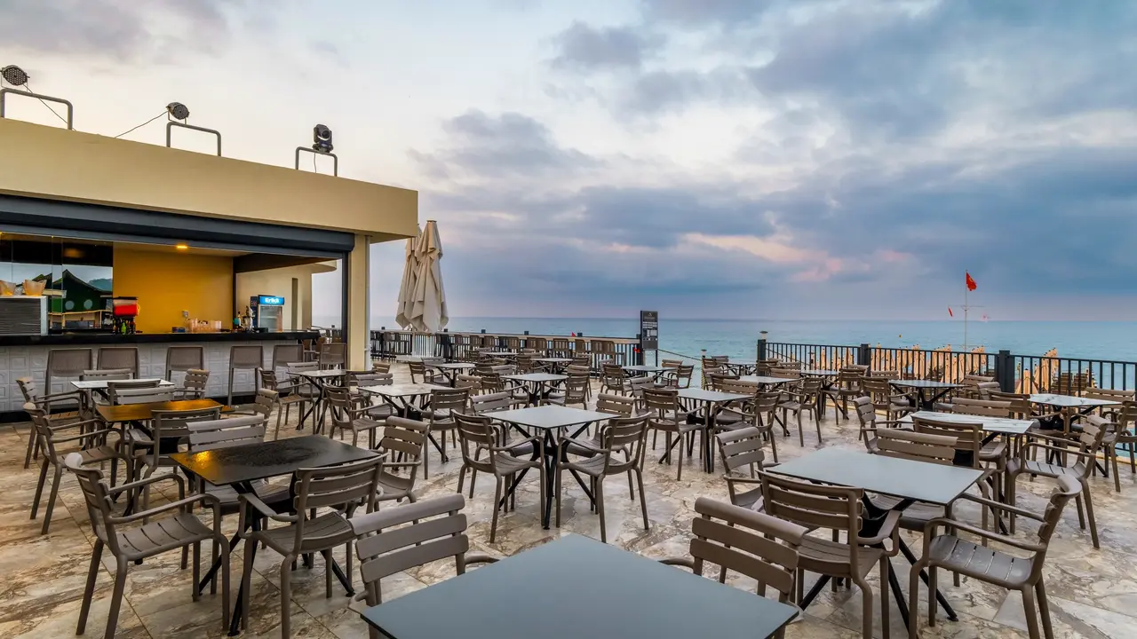 NOVA LIFE HOTEL