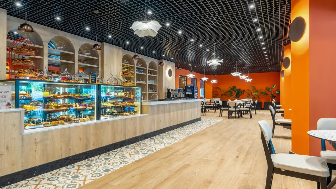 NOVA LIFE HOTEL