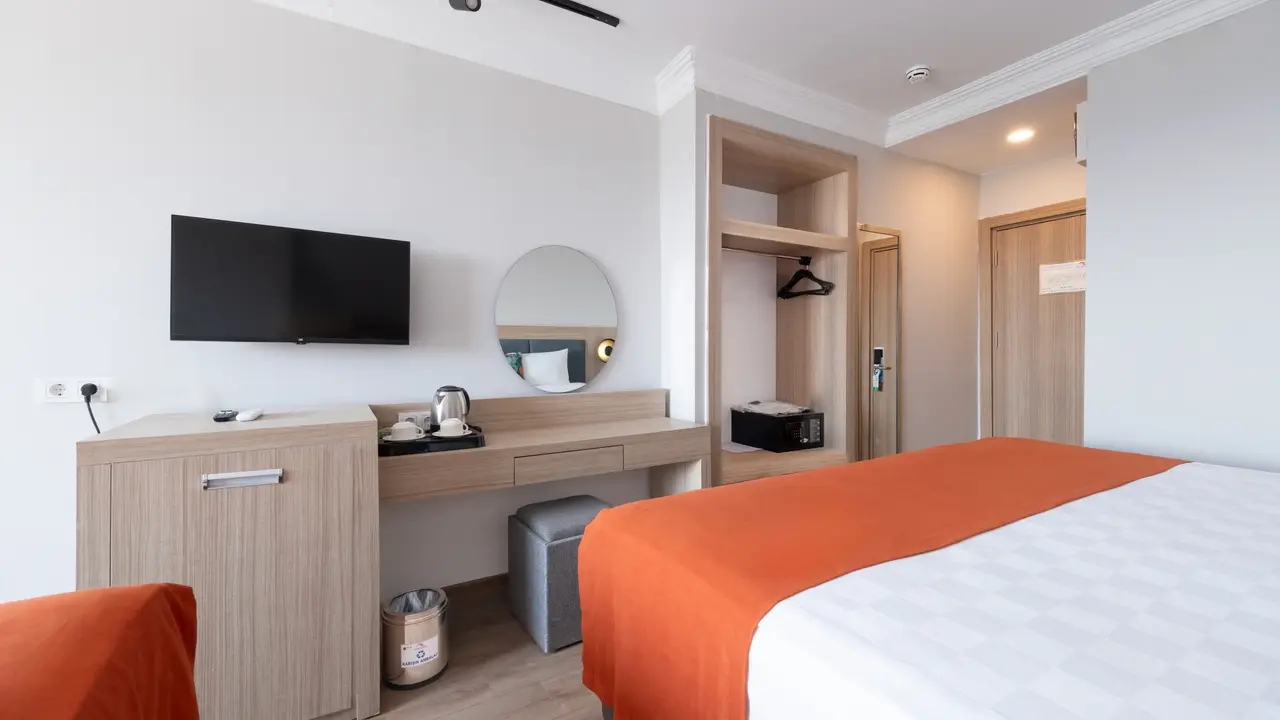 NOVA LIFE HOTEL