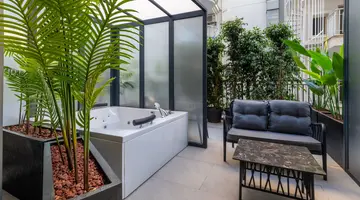 NOVA LIFE HOTEL