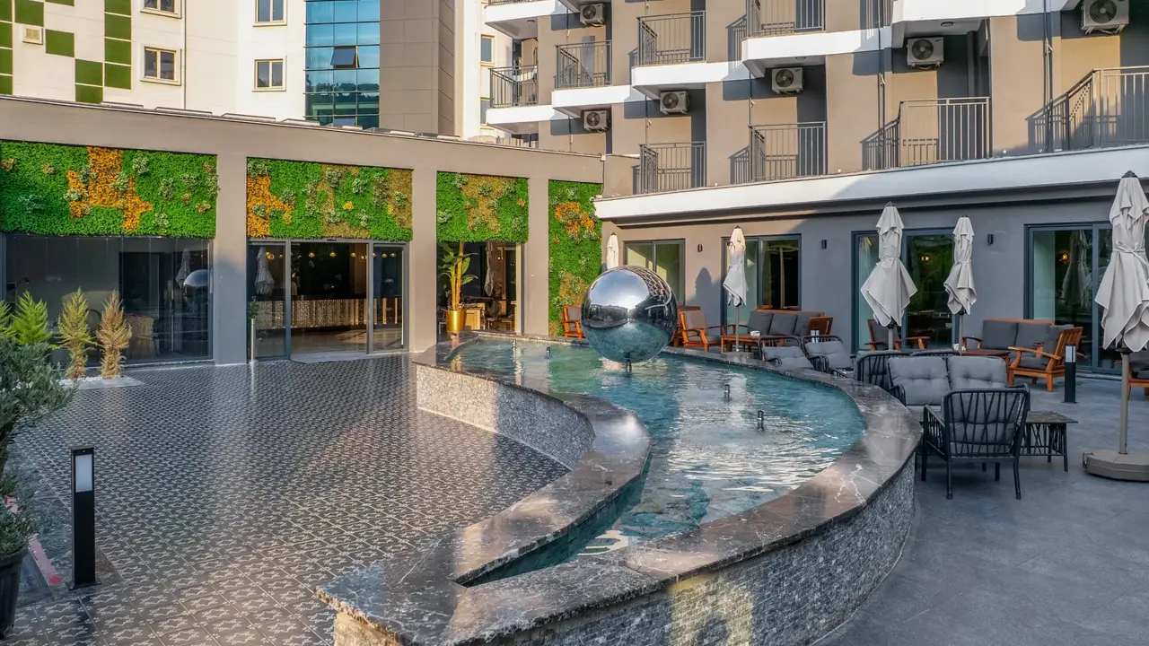 NOVA LIFE HOTEL