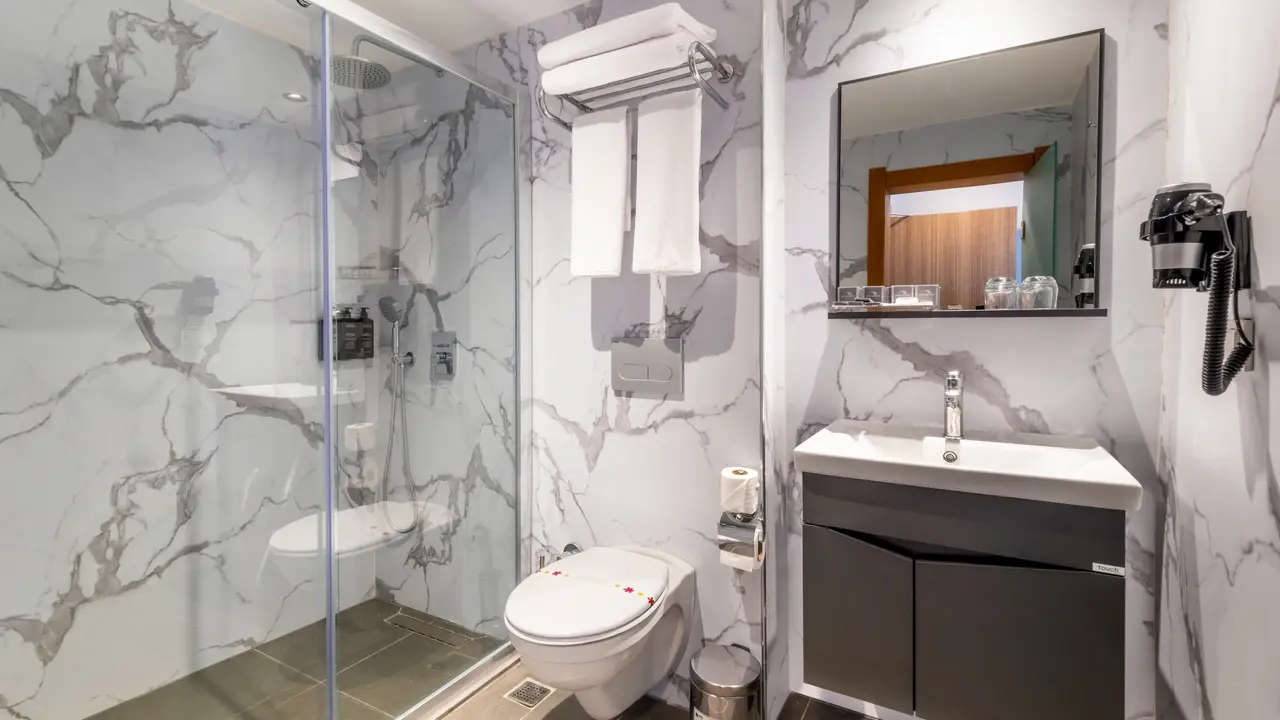 NOVA LIFE HOTEL