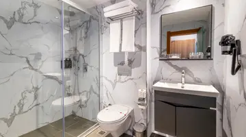 NOVA LIFE HOTEL