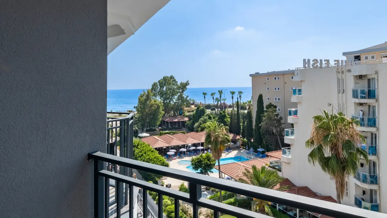 NOVA LIFE HOTEL