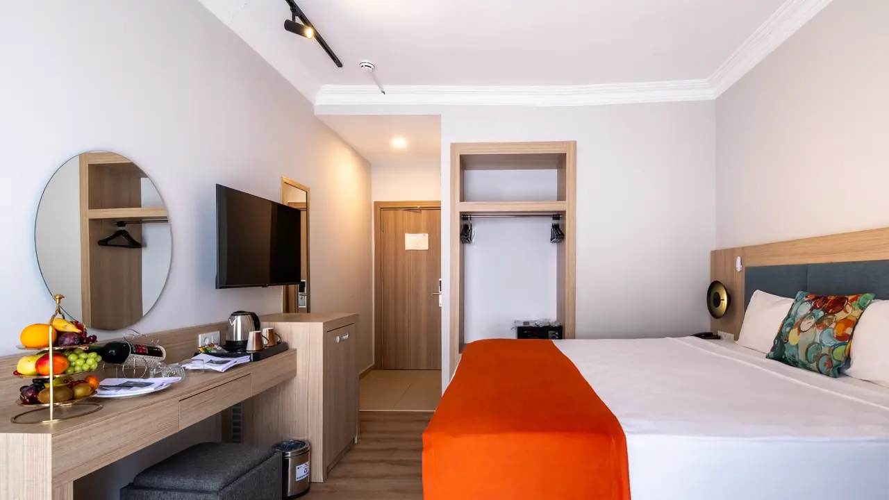 NOVA LIFE HOTEL