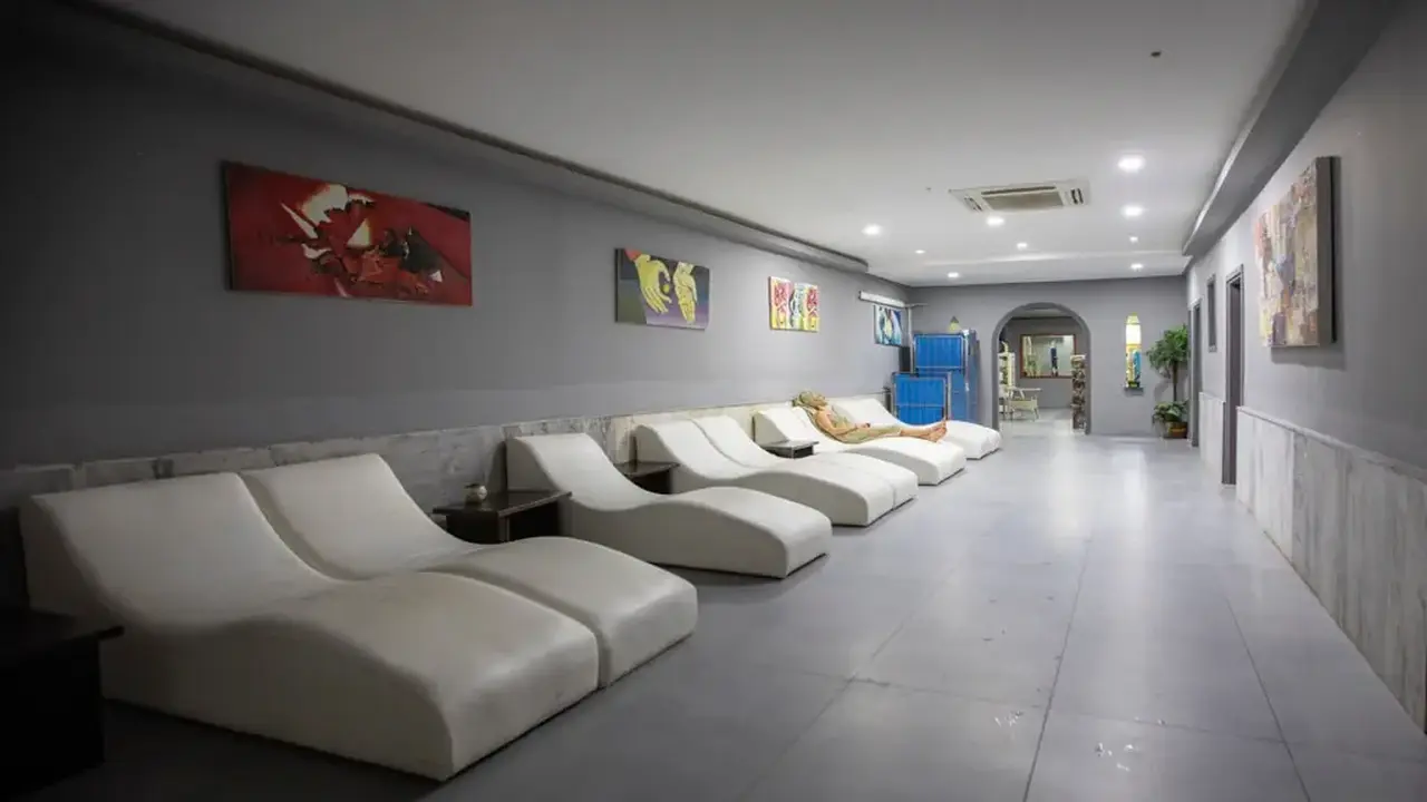 NOVA PARK HOTEL