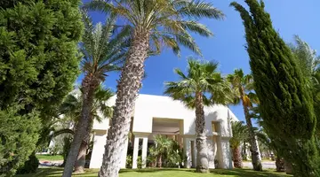 NOZHA BEACH RESORT & SPA