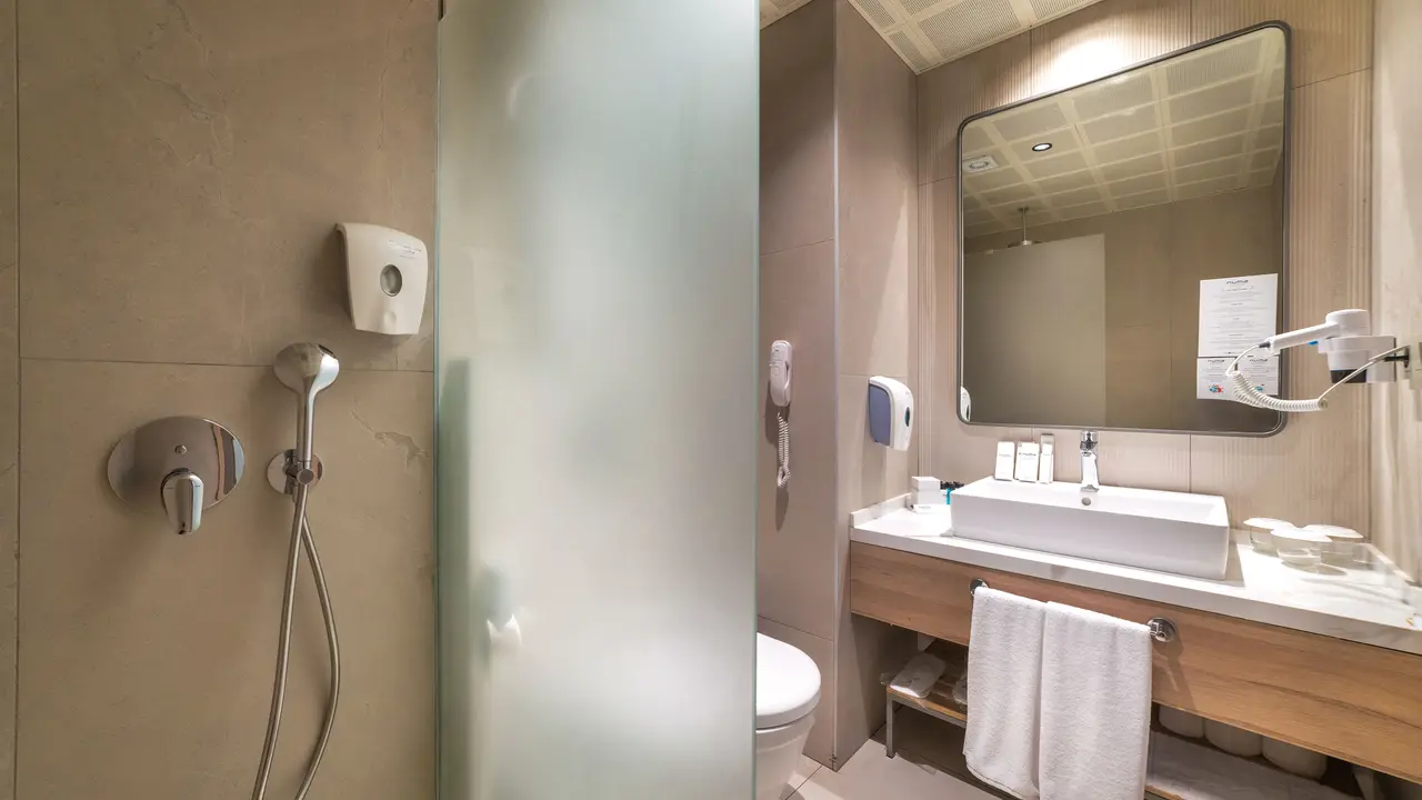 NUMA BAY EXCLUSIVE HOTEL
