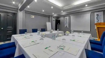 NUMA PORT HOTEL
