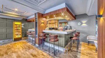 NUMA PORT HOTEL