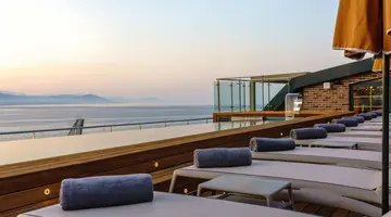 NUMA PORT HOTEL