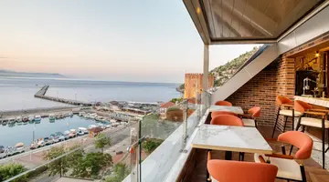 NUMA PORT HOTEL