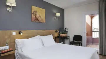 Nura Santa Ponsa Pins