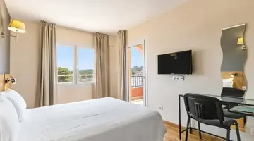 Nura Santa Ponsa Pins