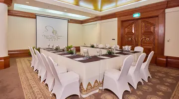 Nusa Dua Beach Hotel & Spa Handwritten Collection