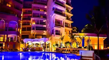 Nyx Cancun