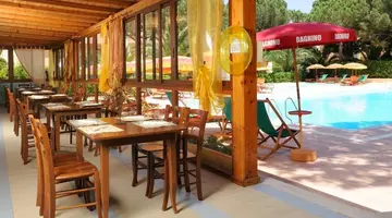 Oasis Hotel & Residence