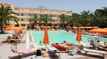 Oasis Hotel & Residence