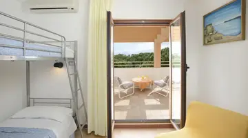 Oasis Hotel & Residence