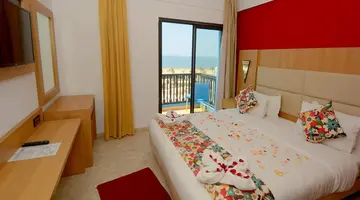 Oasis Hotel & Spa