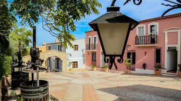 Occidental Pueblo Acantilado