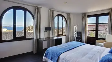 Occidental Pueblo Acantilado