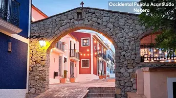 Occidental Pueblo Acantilado