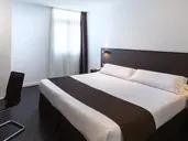 Occidental Santa Cruz Contemporaneo