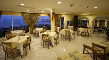 Ocean Gardens Hotel