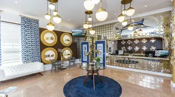 Oceanside Hotel + Suites