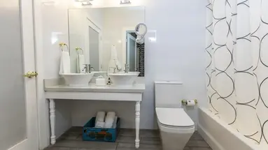 Oceanside Hotel & Suites