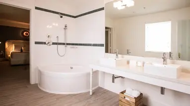 Oceanside Hotel & Suites