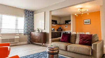 Oceanside Hotel + Suites