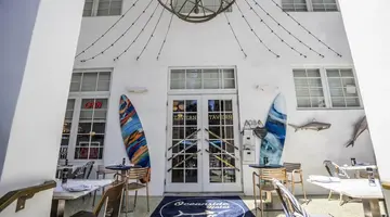 Oceanside Hotel + Suites