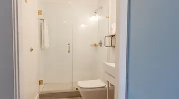 Oceanside Hotel + Suites