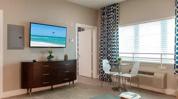 Oceanside Hotel + Suites