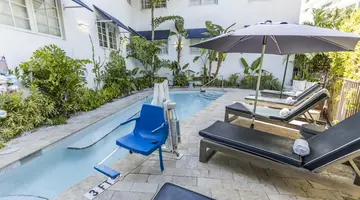 Oceanside Hotel + Suites
