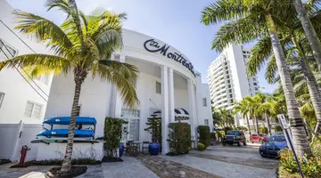 Oceanside Hotel + Suites