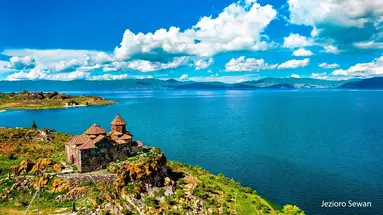 Odcienie granatów na morelowym szlaku