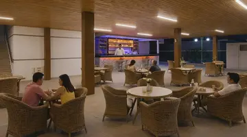 OJI BEACH HOTEL