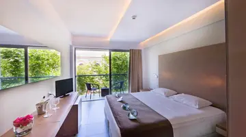 Oktober Downtown Boutique Hotel (ex Rooms)