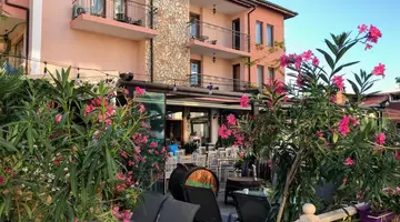 Oleander House