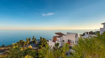 Olee Nerja Holiday Rentals by Fuerte Group