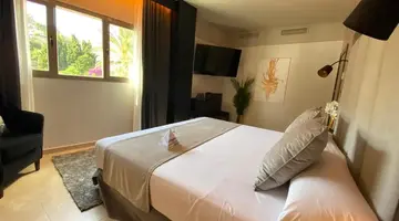 ON ALETA ROOM designed for adults