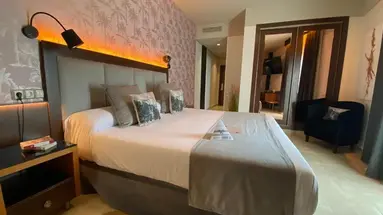 ON ALETA ROOM designed for adults